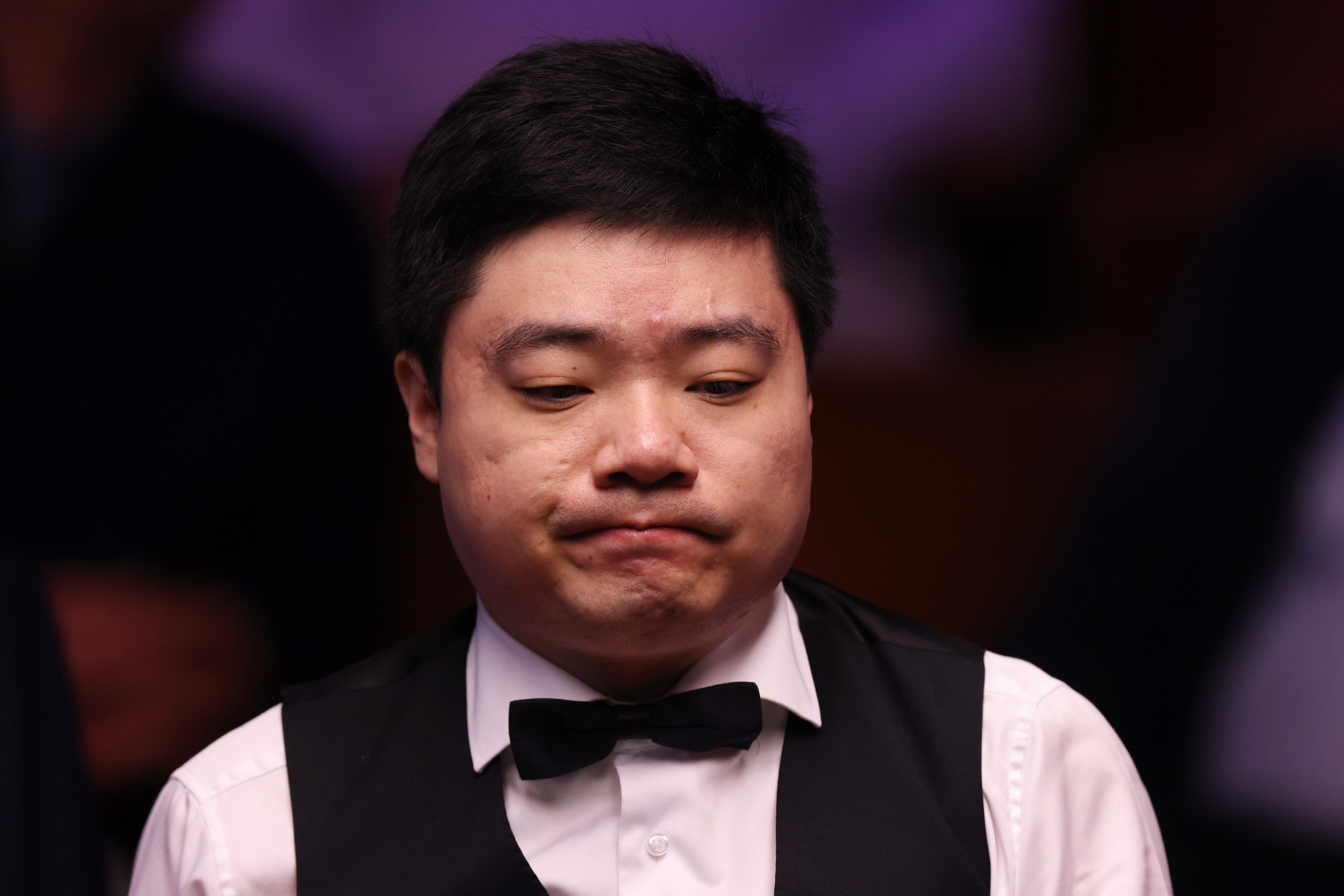 门后由于竞 门后由于竞